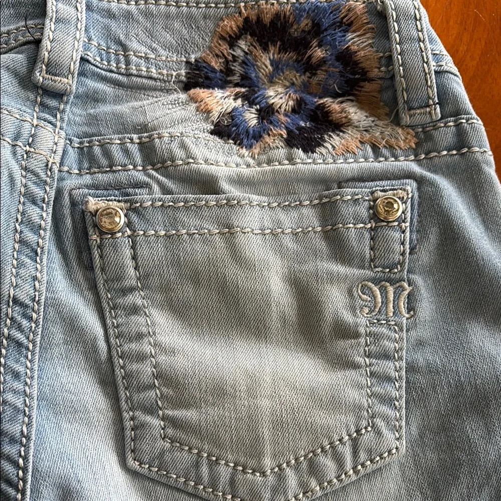 Miss Me Capri Girl Jeans - Picture 5 of 8